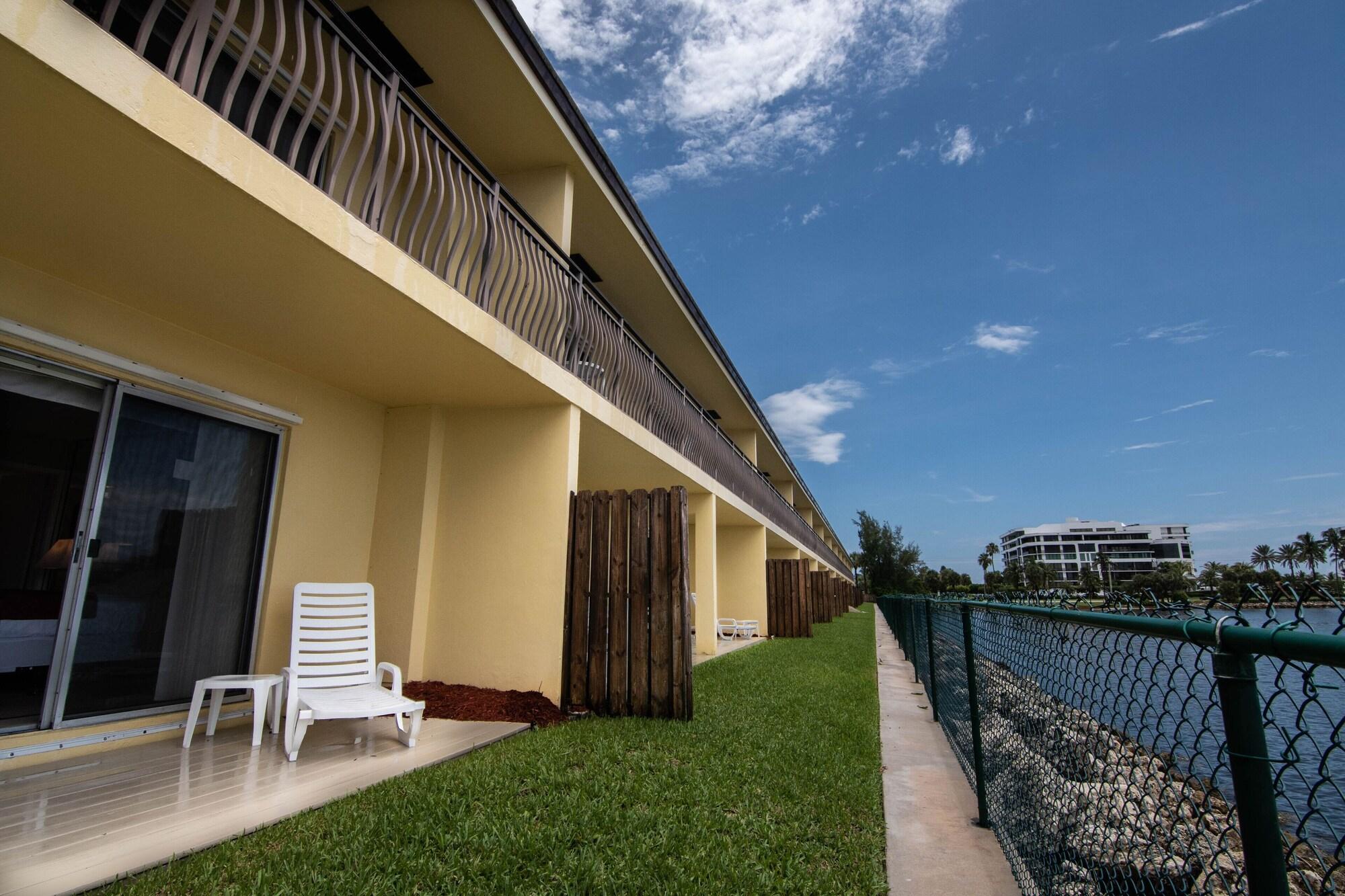 Palm Beach Resort Лейк Уърт Екстериор снимка